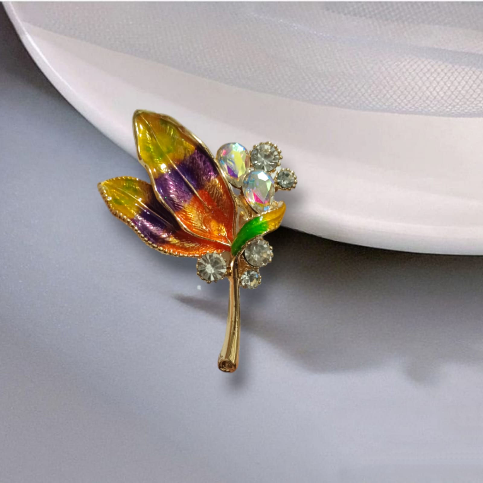 Taşlı Gizemli Çiçek Broş & Yaka İğnesi