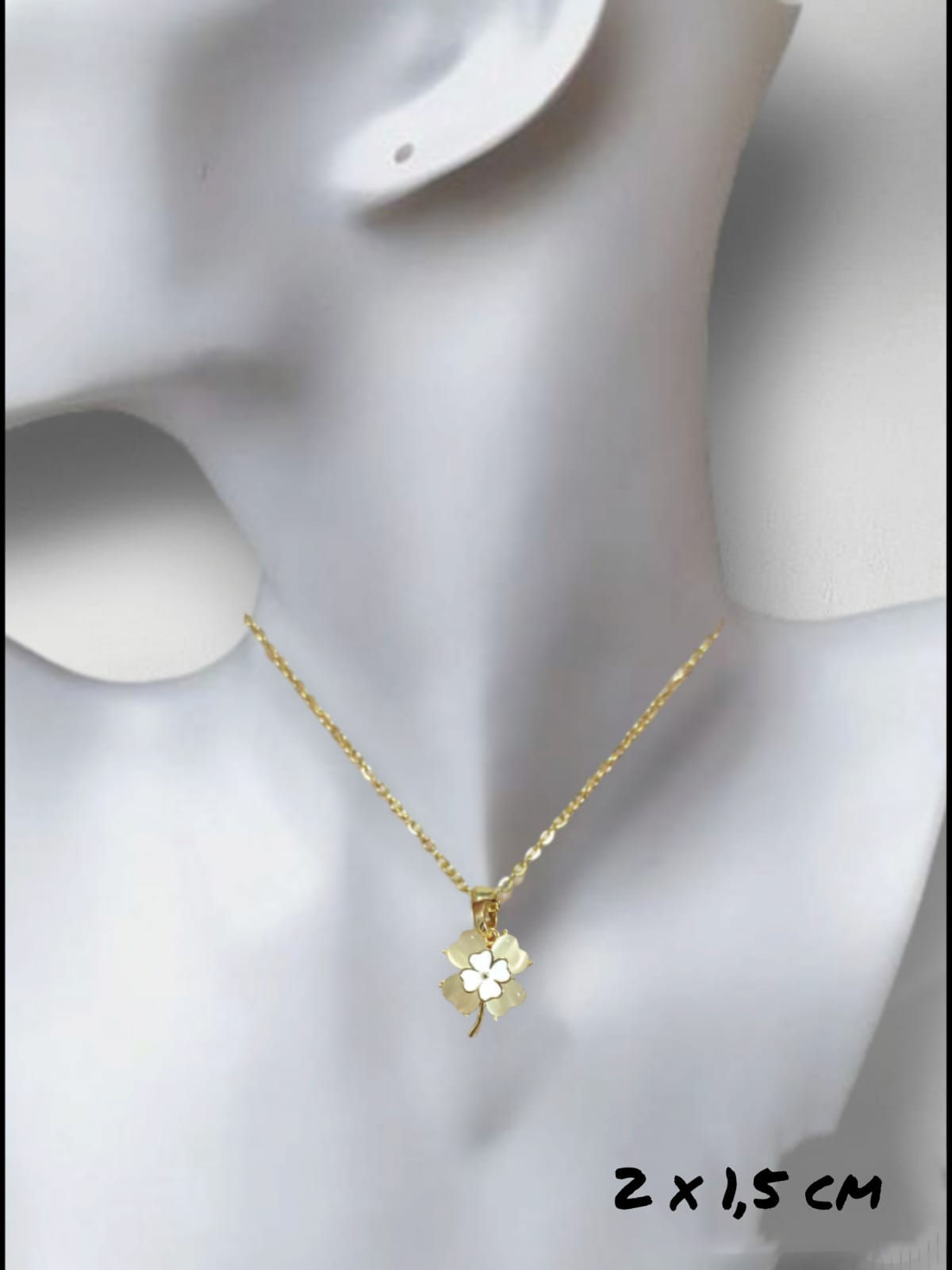 Beyaz Sedef Taşlı Yonca Gold Çelik Kolye