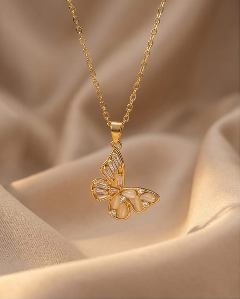Beyaz Sedef Taşlı Kelebek Gold Çelik Kolye