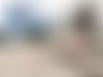 地震後にひび割れと段差・沈下が生じた土間コンクリートのイメージ