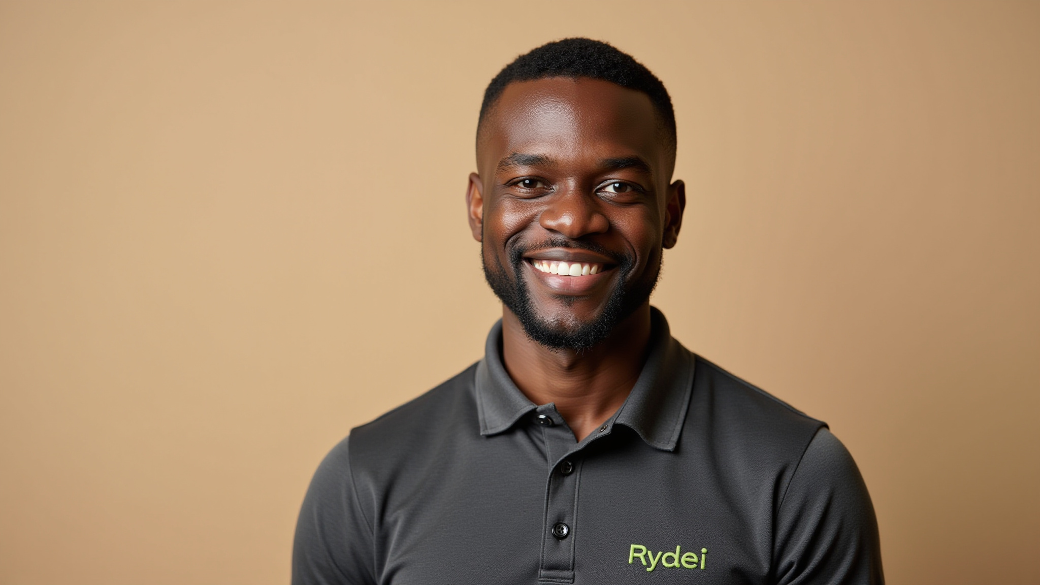 Smiling Rydei employee portrait