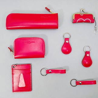 赤いランドセルでリメイクで作られた印鑑ケース他革小物