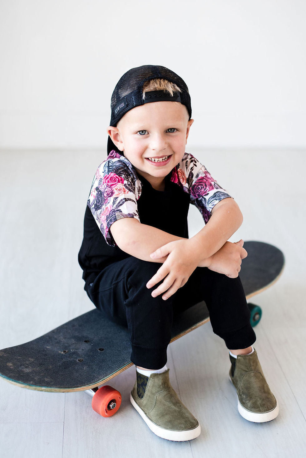 الصورة المصغرة: Raglan Tee- Crows N Roses