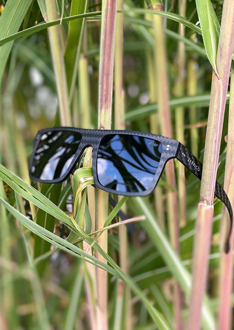 الصورة المصغرة: Fibrous V4 Square - Carbon Fiber Sunglasses