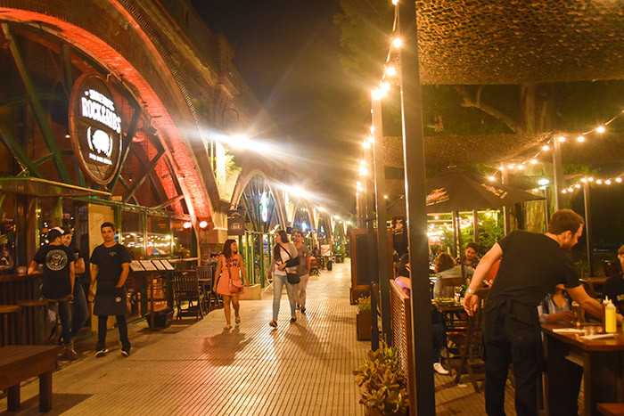 Arcos_Del_Rosedal_Turista_en_Buenos_Aires_LagosDePalermo_Rock&Ribs