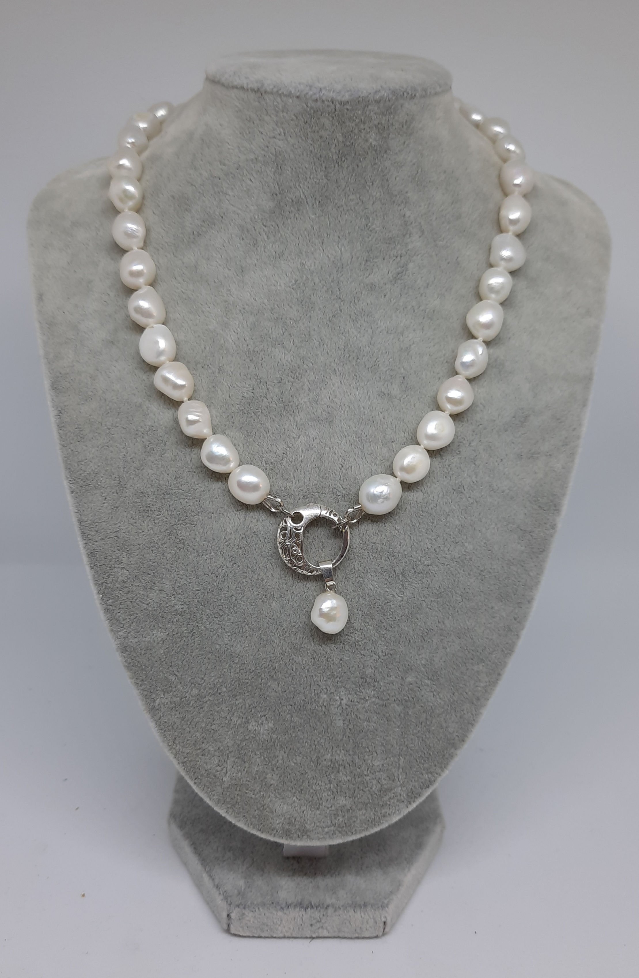 Ketting van witte barok parels