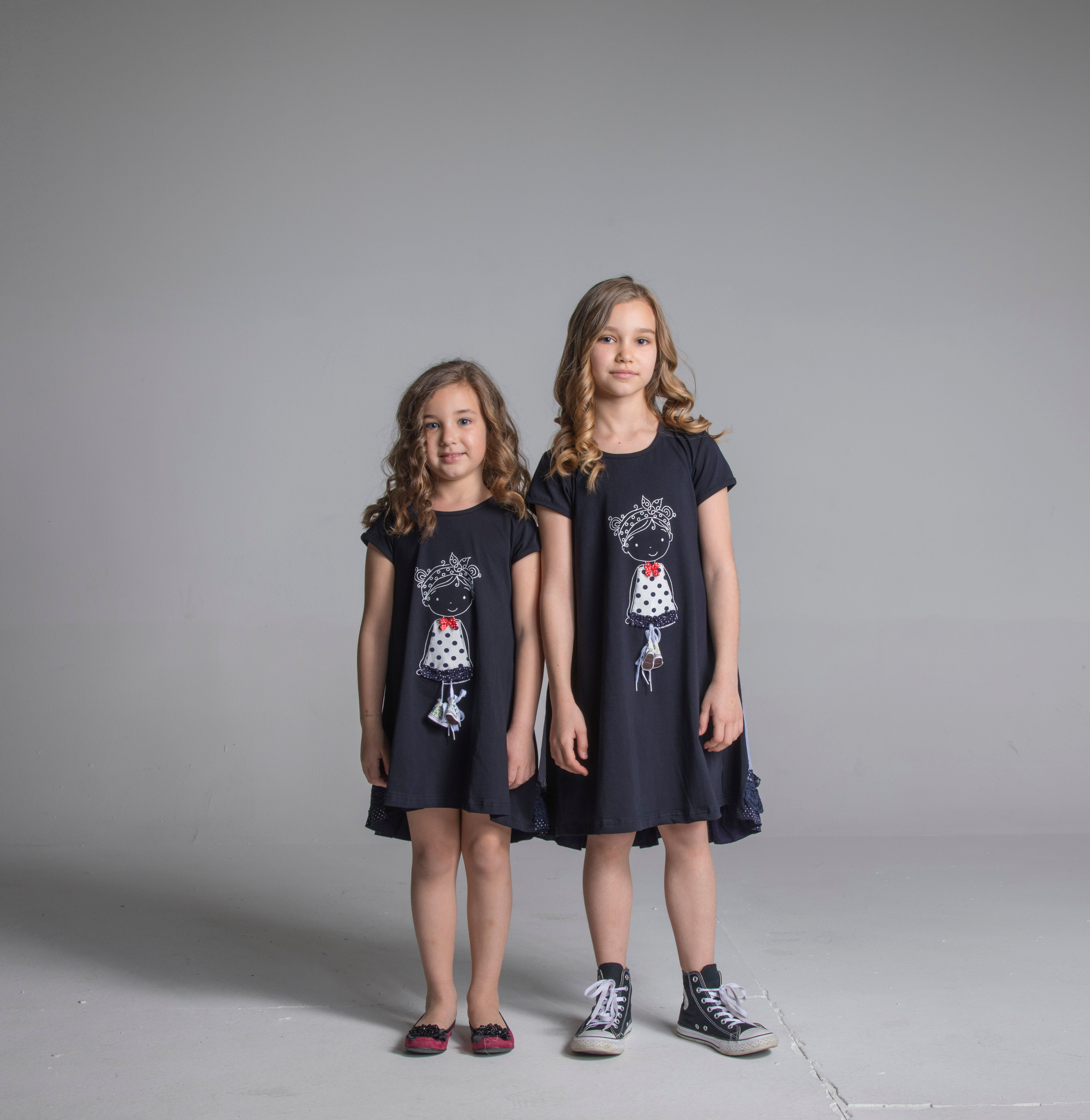 女孩子穿紅寶石