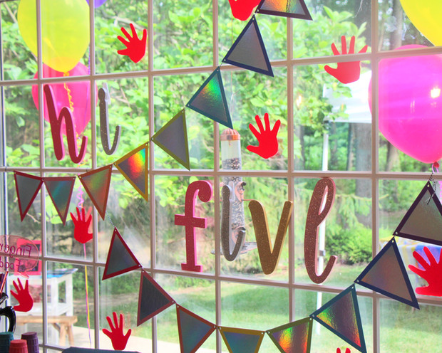 HAPPY "HIGH FIVE"