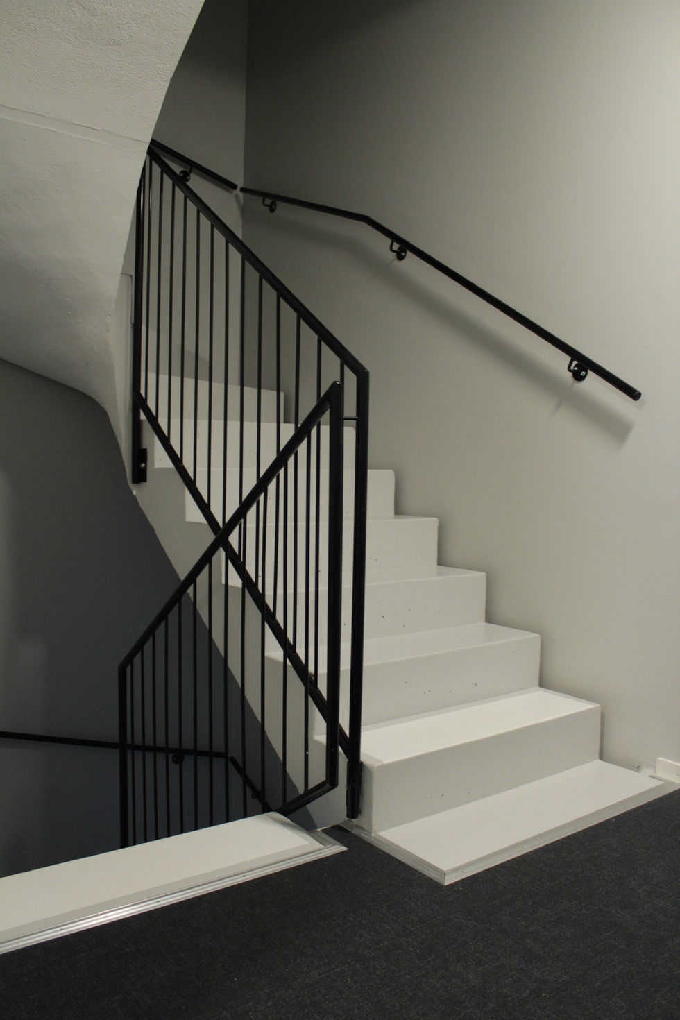Staircase railings for apartment buildings