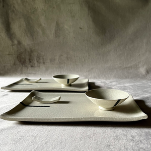 Conjunto para sushi feito à mão em cerâmica de alta temperatura, na cor off-white