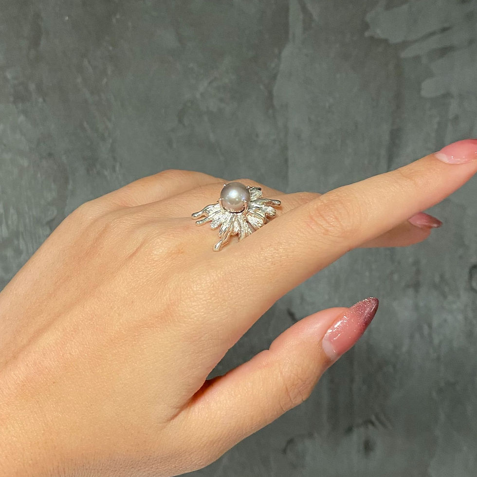 Thumbnail: MADAME BUTTERFLY violet pearl silver ring