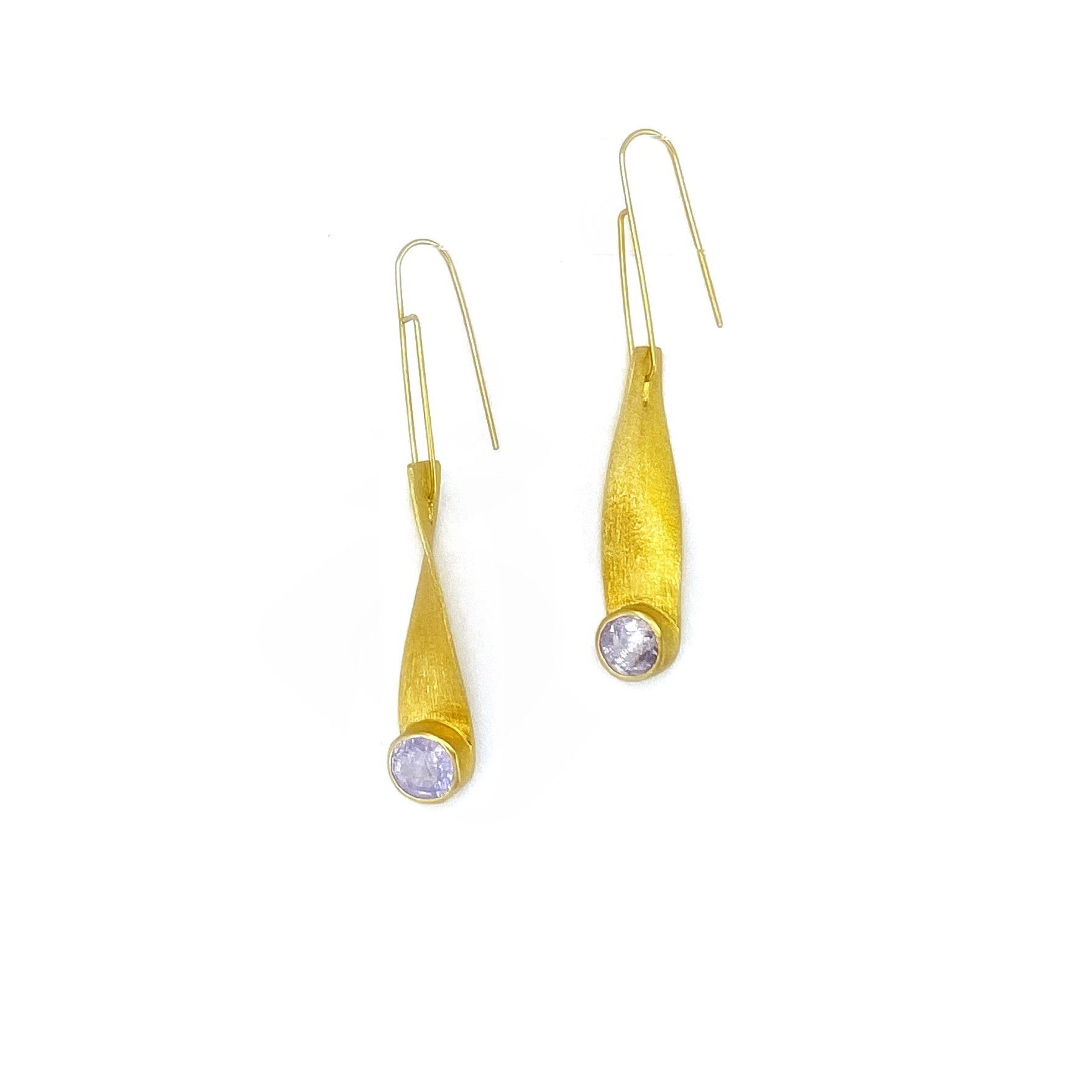 SKYLINE SINGLE blue spinel silver earrings
