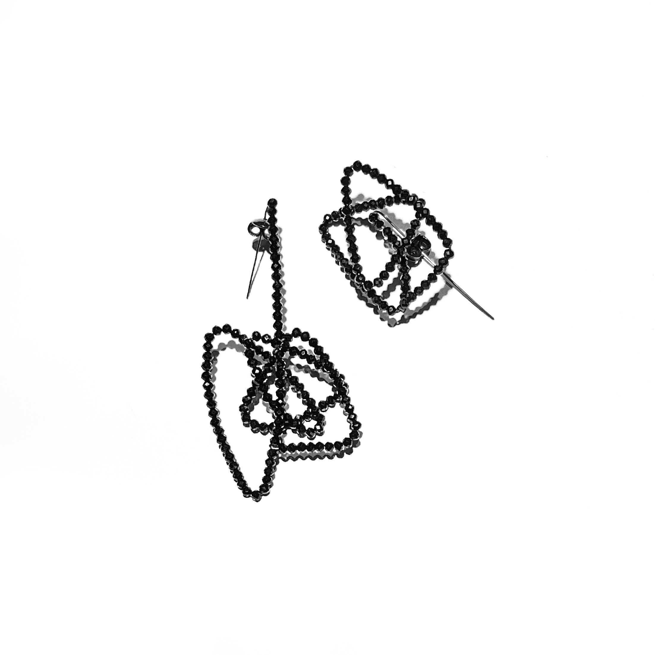 STARDUST black spinel 10K gold asymmetrical earrings