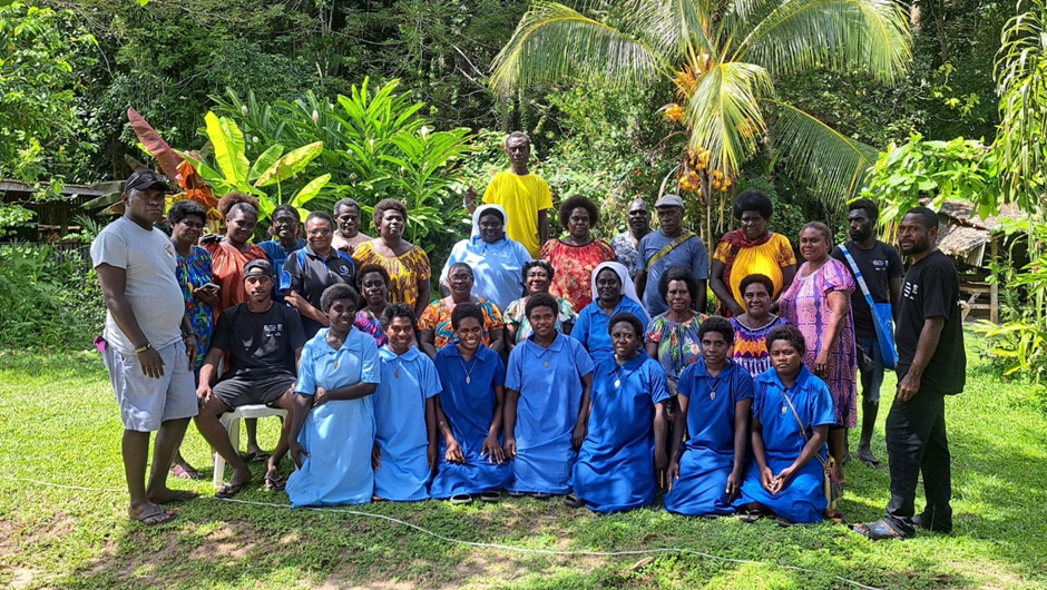 Nazareth Centre for Rehabilitation safe house staff, volunteers and Sr. Arnolda, Facilitator from Melanesian Institute.
