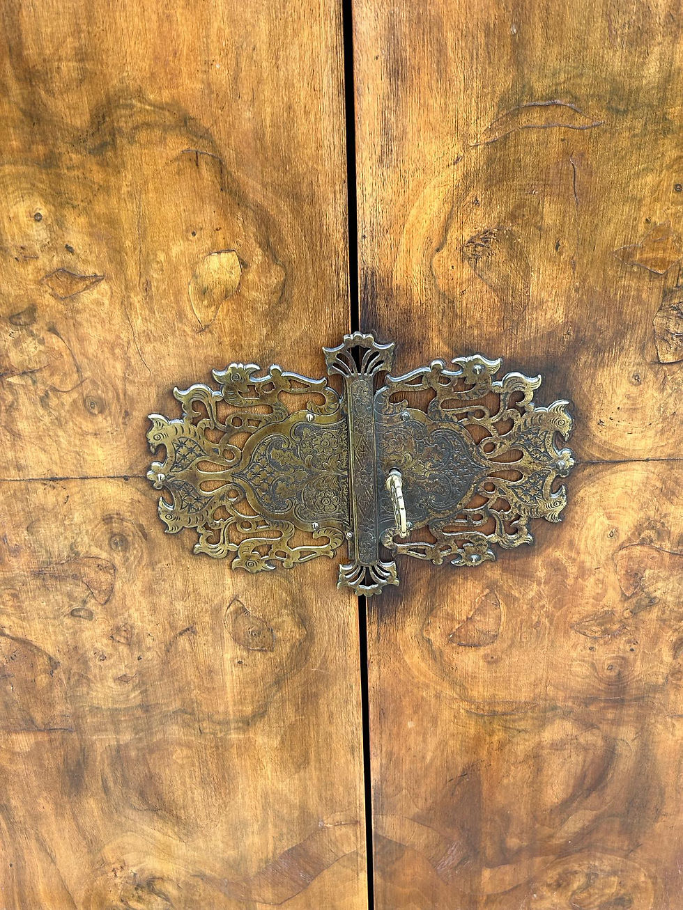 Thumbnail: 20th Century Queen Anne Style Walnut Veneered 2 Door Wardrobe Door Handle Spotlight