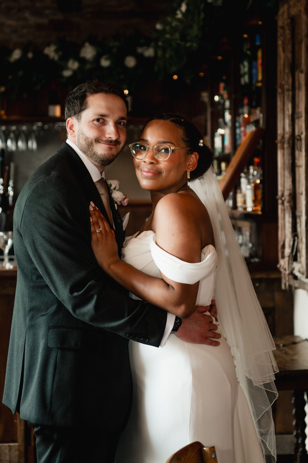 bride, bridal makeup, softglam makeup, red flowers, red boquet, pink flowers, pink boquet, yellow flowers, yellow boquet, summer wedding, autumn wedding,wedding, bristol makeup artist, bridal makeup artist, romantic makeup,makeup, bride, wedding, bridal flowers, wedding boquet, bridal boquet,devon wedding, autumn wedding, folly farm, the great tythe barn