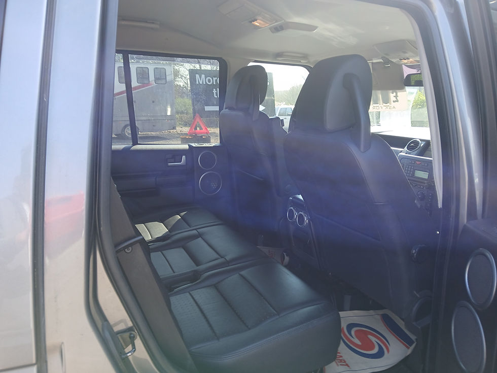 Thumbnail: Land Rover Discovery 3 4.4 Petrol/LPG (56)