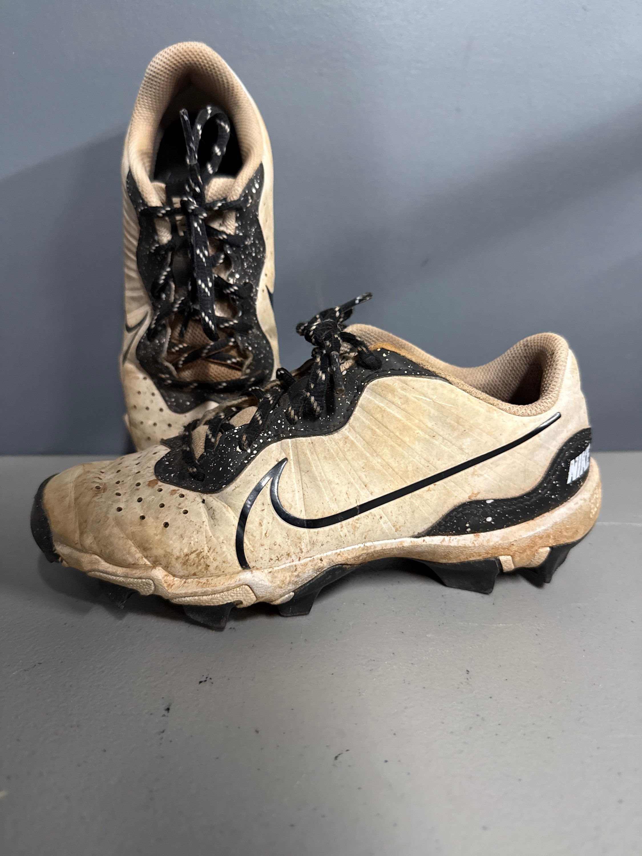 Nike Fastflex White Black Molded Cleats 3