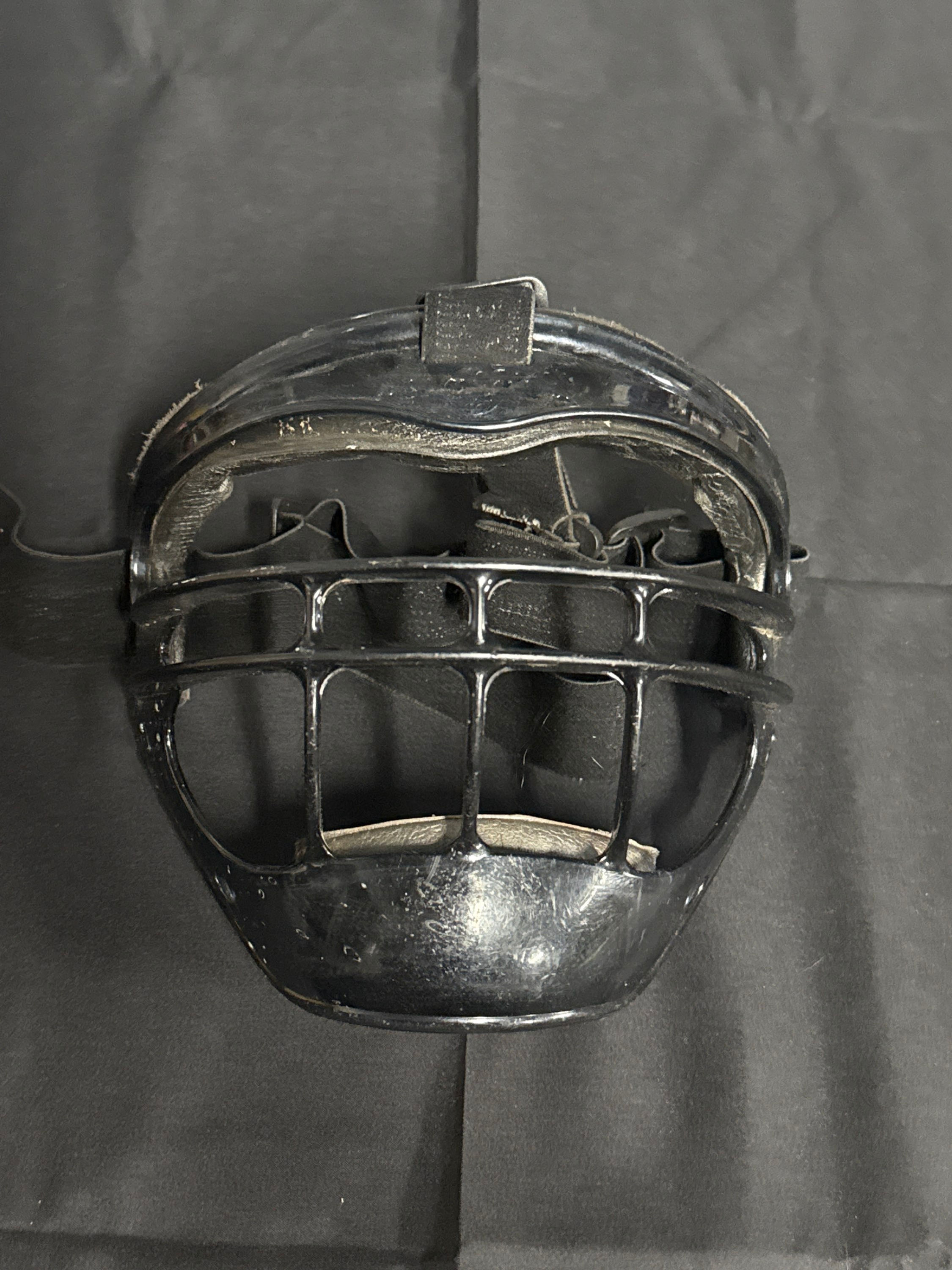 Defender Black Fielders Youth Face Mask