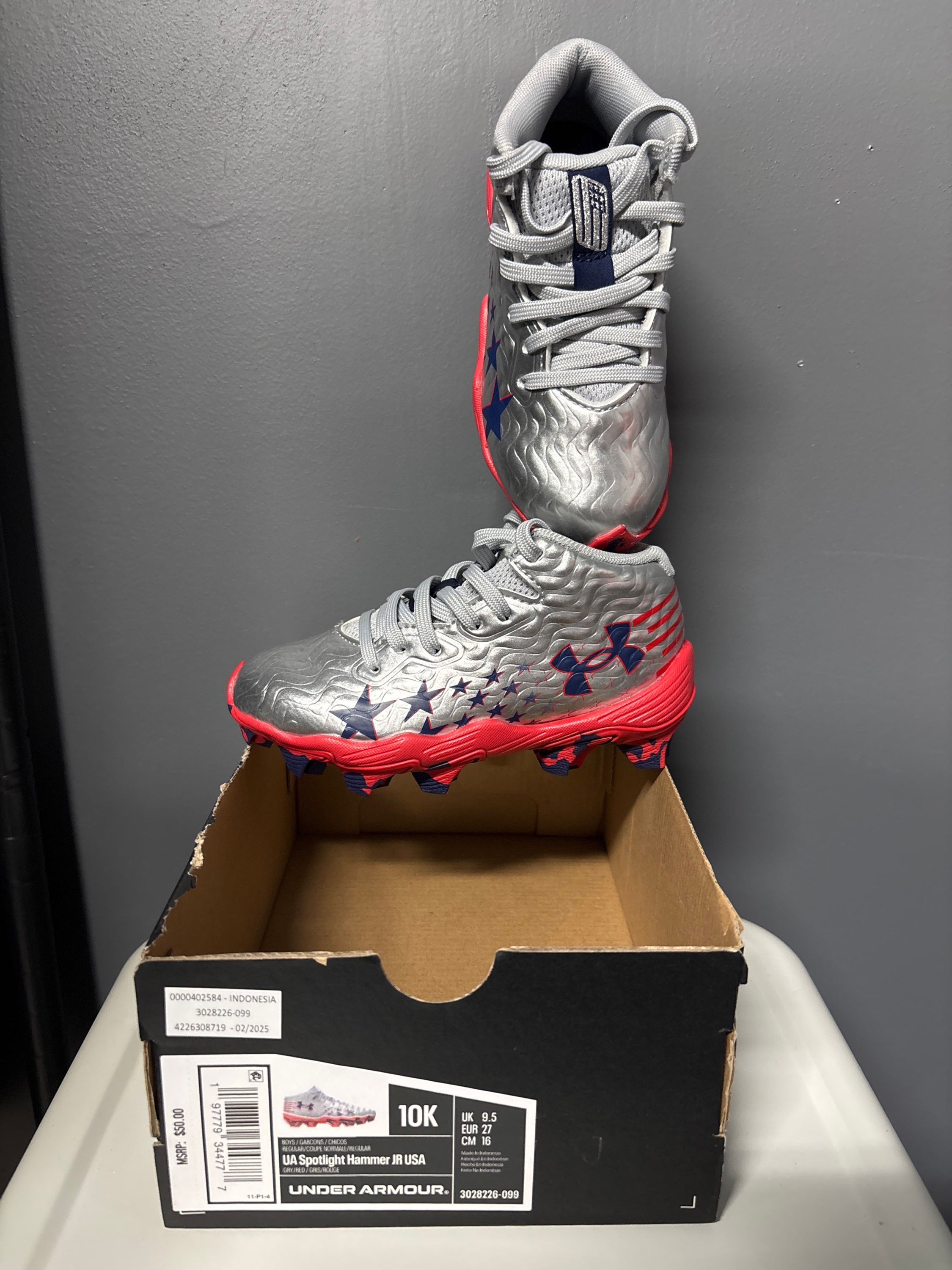 NEW Under Armour Silver Cleats