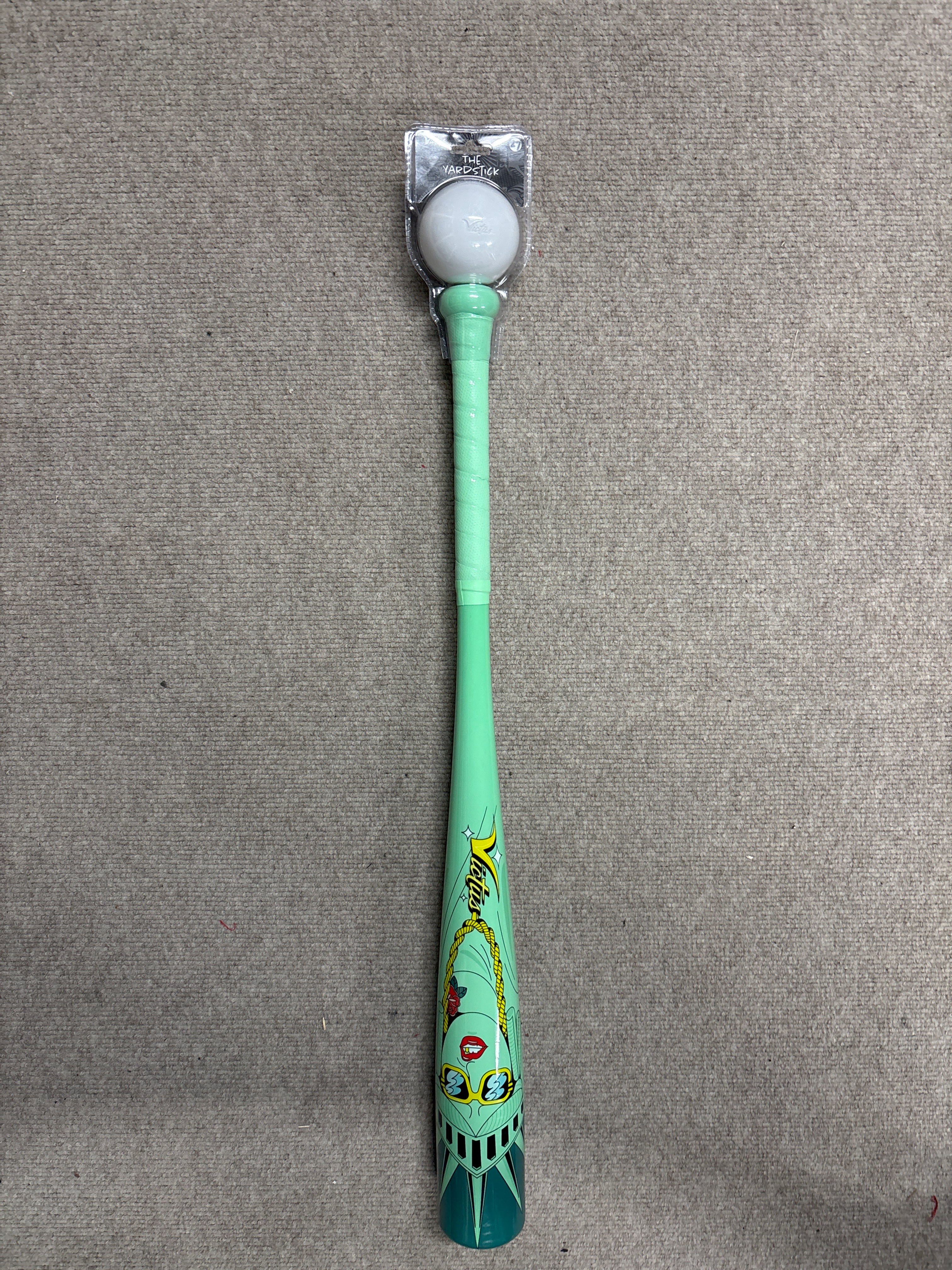 32” Victus The Yardstick Beacon Bat and Ball