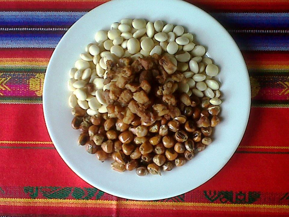 Tostado, chochos y chicharrón