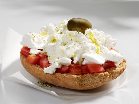 Cretan Dakos: The Taste of Tradition in Every Bite!