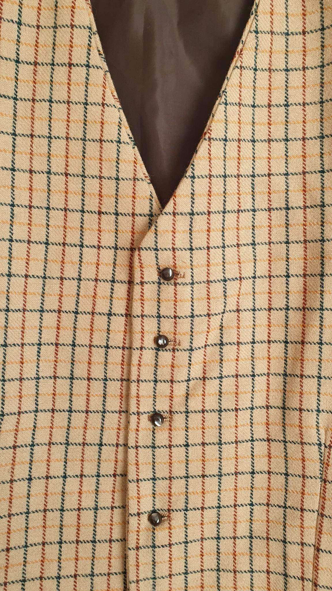 Light brown check waistcoat 46” chest (B)