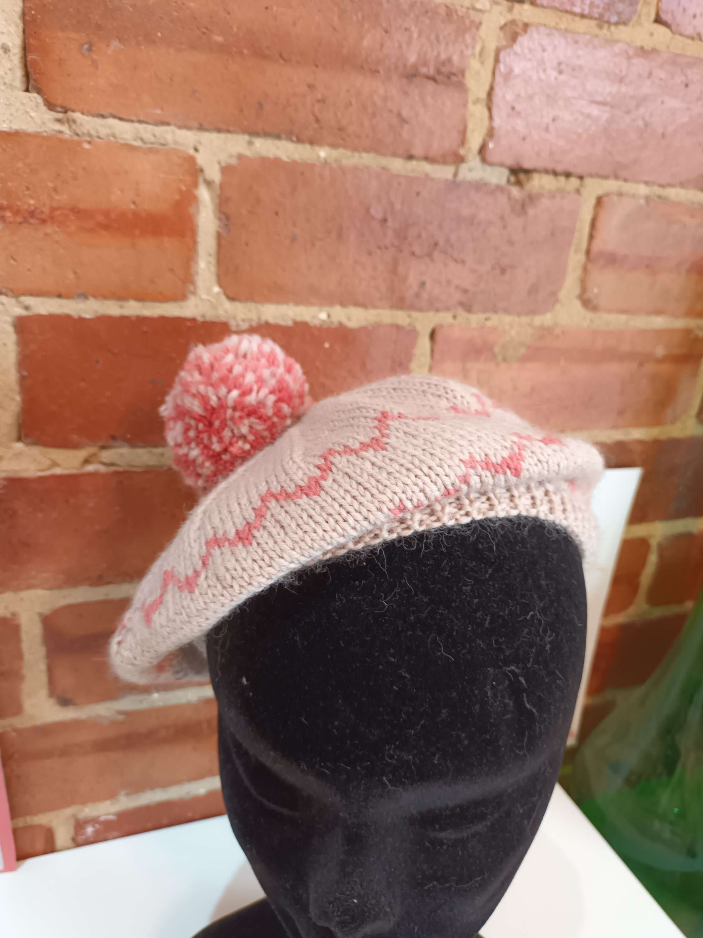 Girl's hand knitted beret (B)