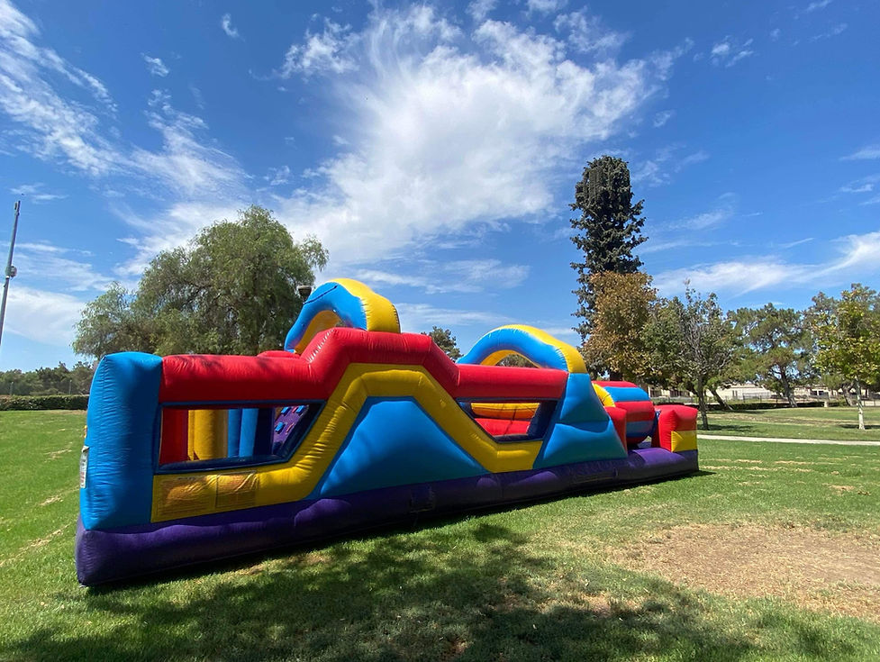 obstacle course jumper for rent in moreno valley menifee party rentals paludis jumpers riv