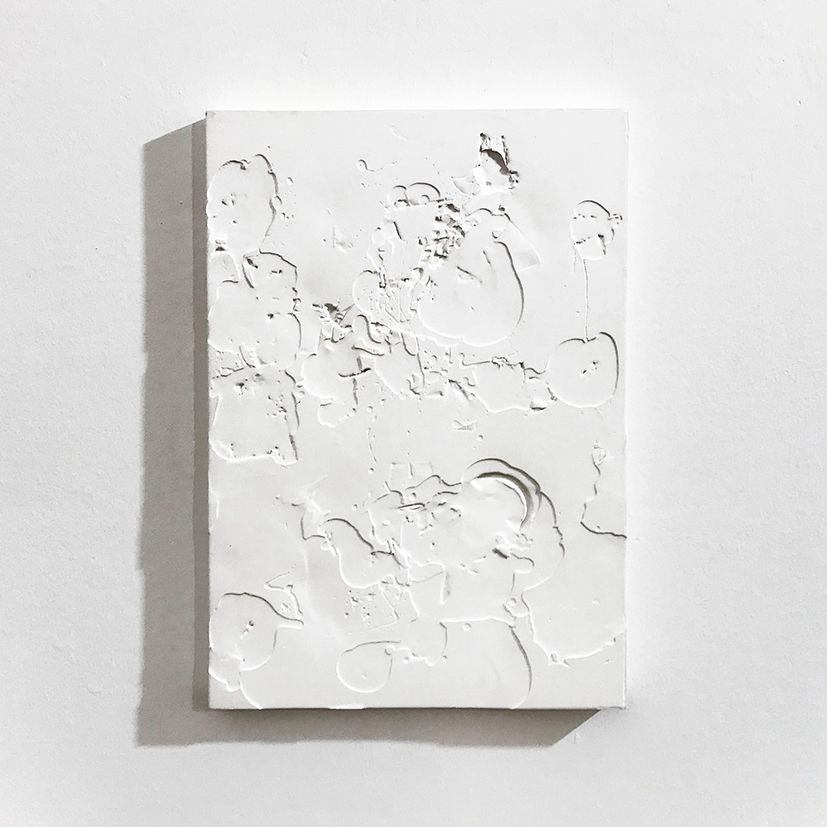 Weißes Relief