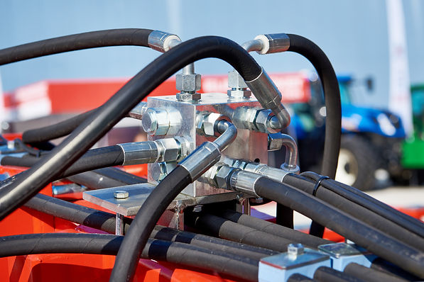 hydraulic hose assembly junction