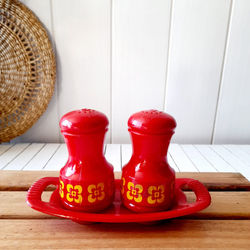 Salero set acrilico rojo vintage