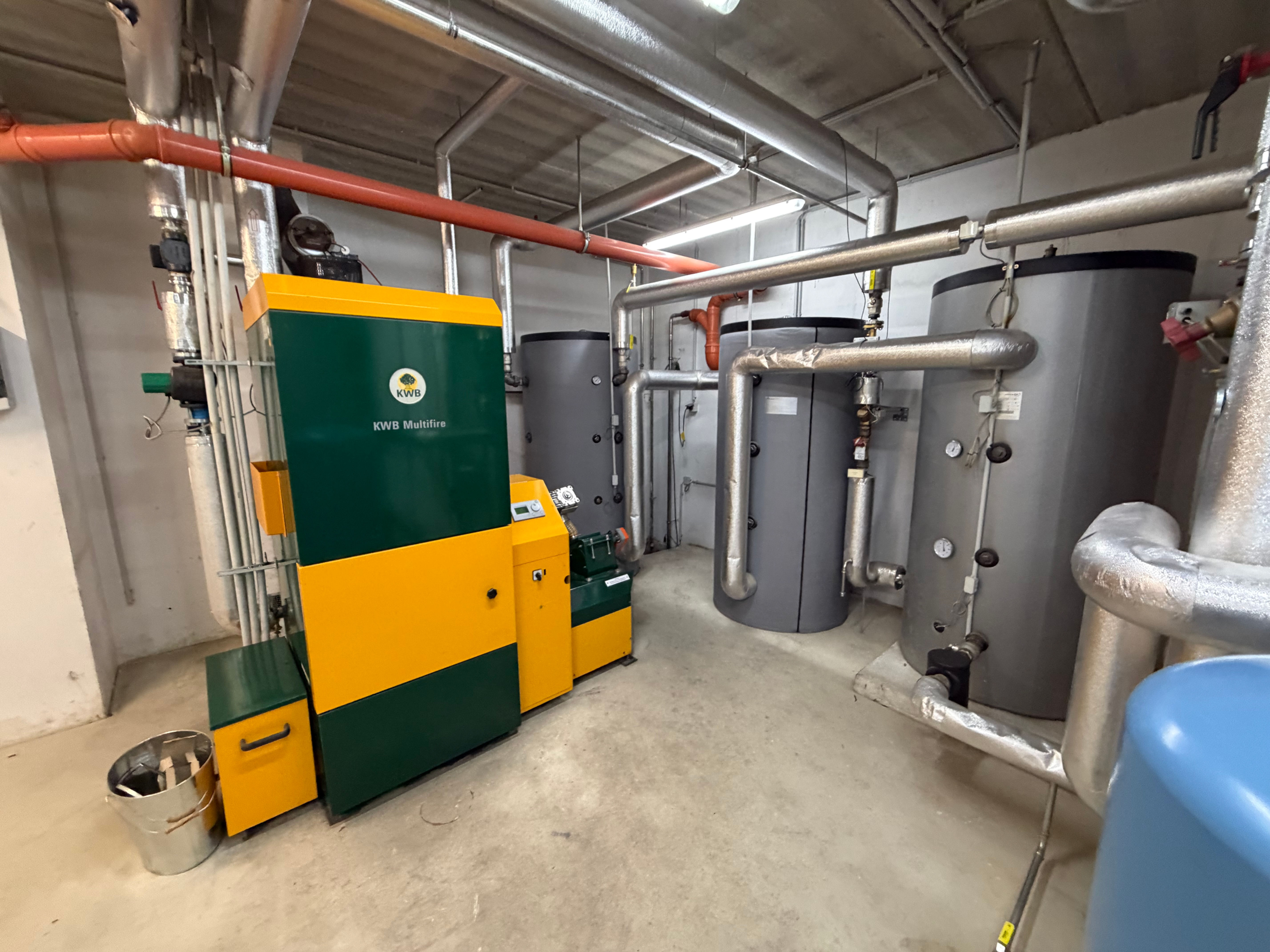 KWB Multifire 100 kW pellet/ woodchip boiler