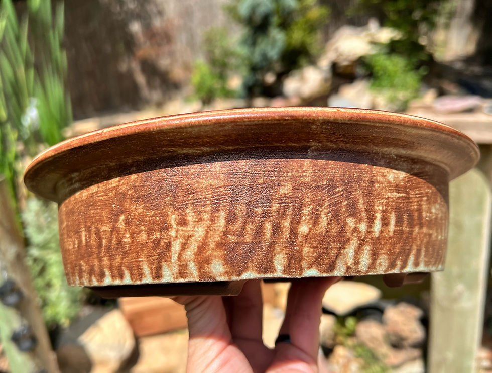 Thumbnail: Wide Rim Round with Texture