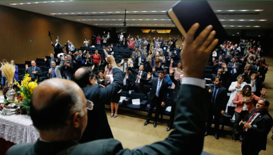 Religião e diplomacia: a crescente influência de grupos evangélicos na formulação da política externa brasileira 