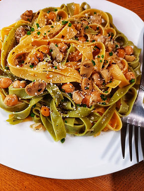 SPINACH & TOMATO PASTA with CHICKPEA AND MUSHROOMS & BROWN BUTTER SAUCE (VEGAN)