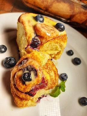 Blueberry Cinnamon Rolls (Vegan)