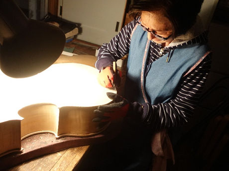 あやさんの”BROTHER・AMATI"５絃チェロ制作記１８