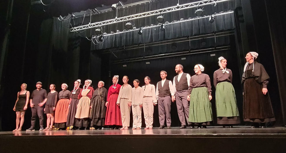 Avant-première du spectacle dans la salle du Family à Landerneau le 25 mai 2026.
