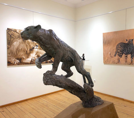 Stalking Leopard Life Size Bronze Sculpture Willem Botha_edited_edited.jpg