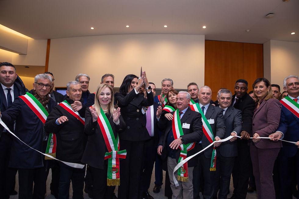 MEP Giusi Princi and delegation of Calabrian mayors during the exhibition inauguration