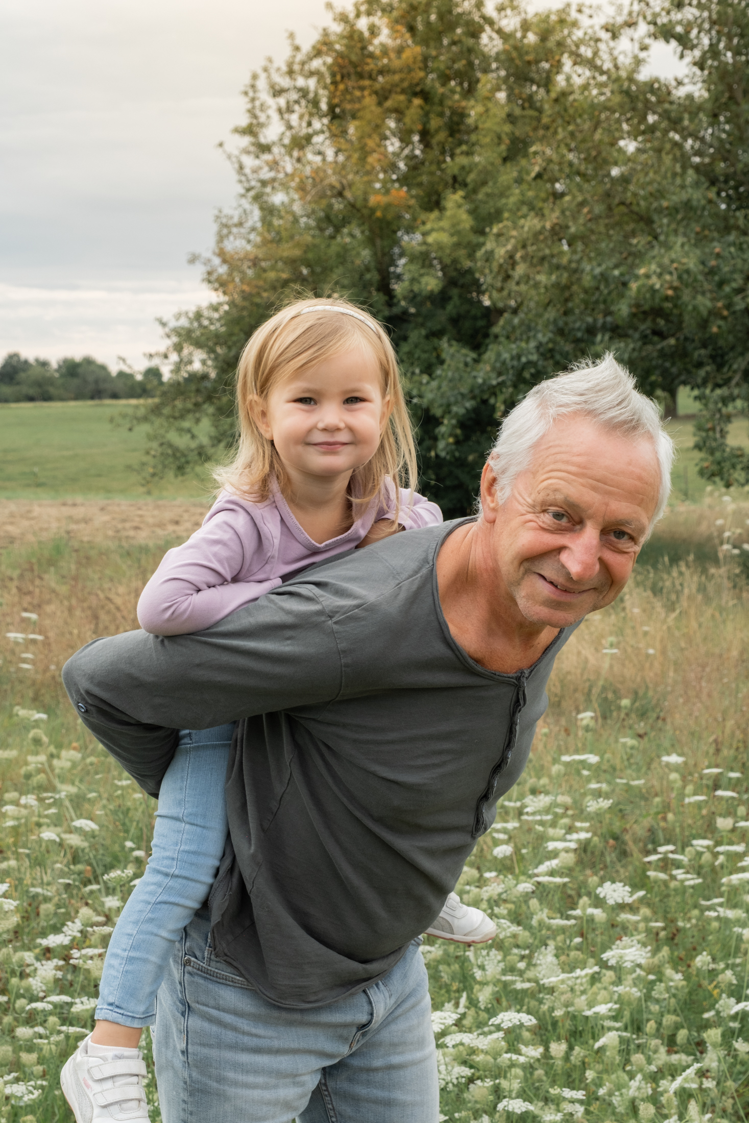 Opa mit Enkelin Sindelfingen Foto