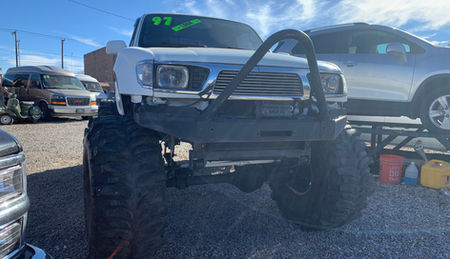 1997 Toyota Tacoma
The Mini Monster
Ext Cab | 4x4 | Lifted