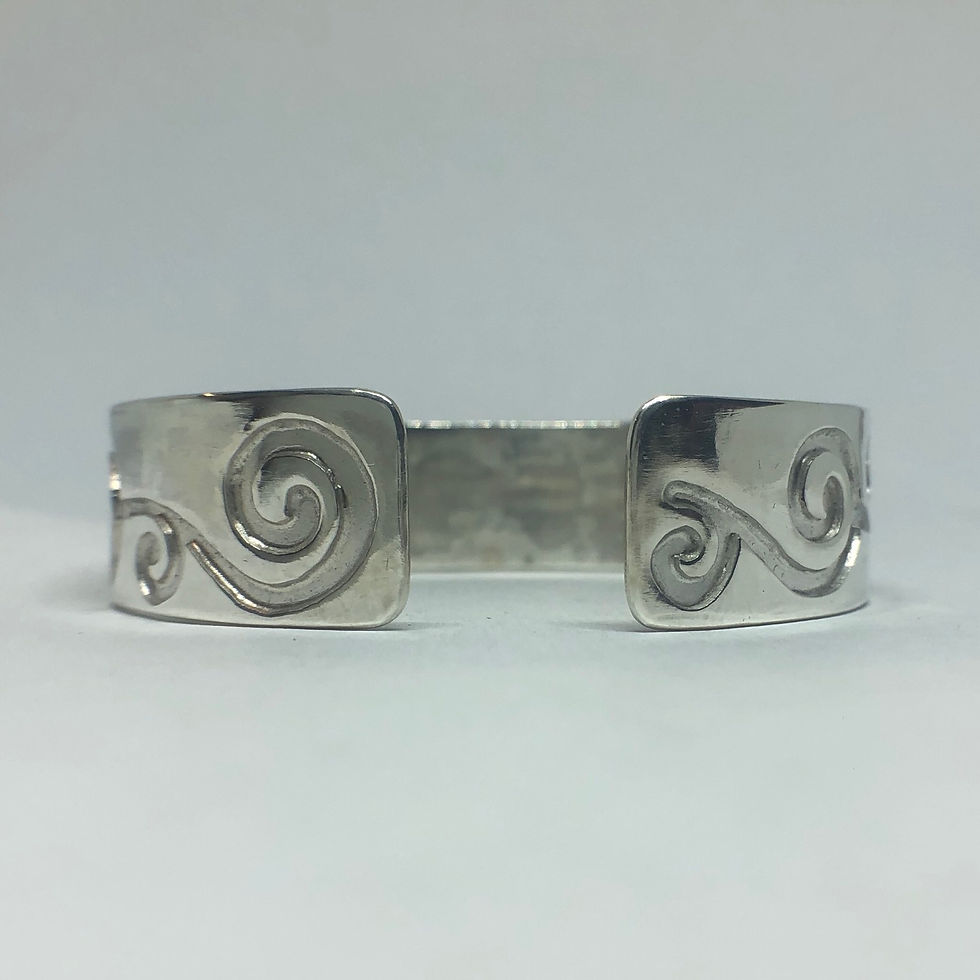 Thumbnail: Swirl cuff bangle 