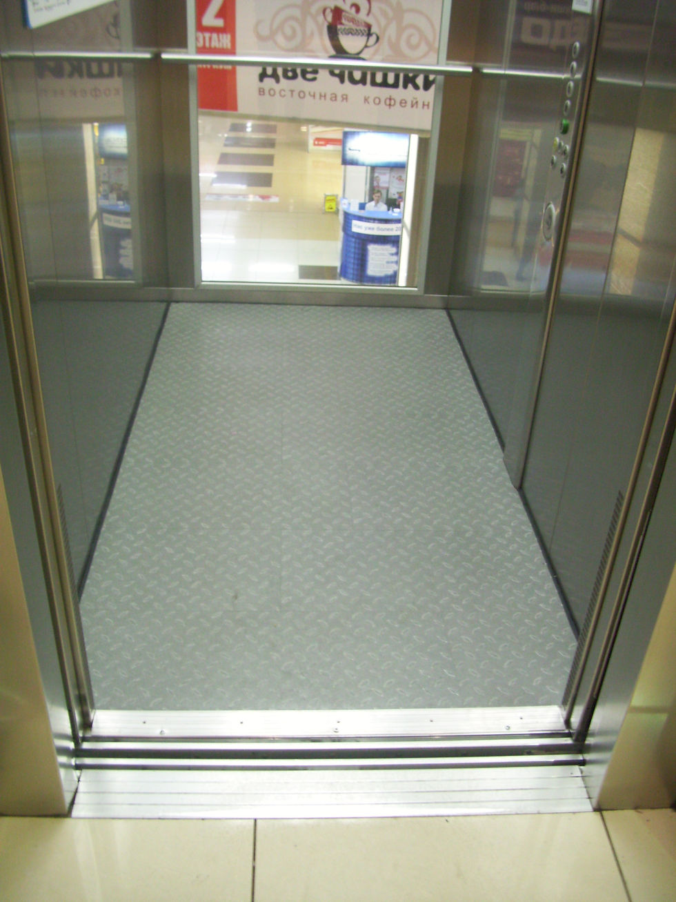 Allure-floor в лифте