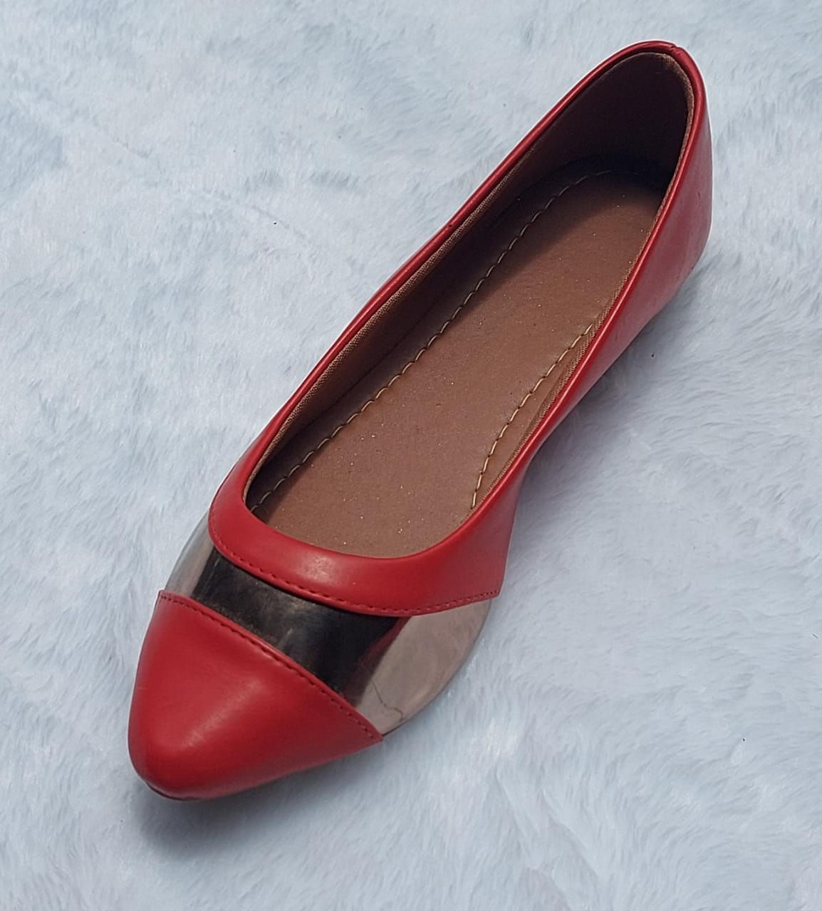 Sapatilha com faixa espelhada