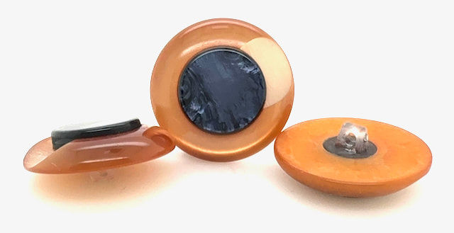 Thumbnail: Plastic Button - couture range, hand-carved, various colours (R911)