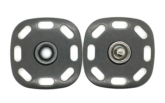 Thumbnail: Oversized Press Stud (R830)