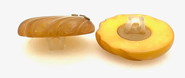 Thumbnail: Plastic Button - couture range, hand-carved (R905)